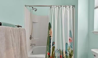 420 CEDAR FALLS Dr, Apollo Beach, FL 33572