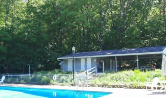 707 Timber Ln 707, Canton, CT 06019