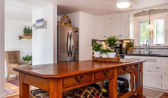 170 Pilgrim Pkwy, Warwick, RI 02888