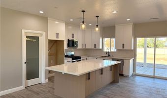 11182 Caribou Ave, Apple Valley, CA 92307