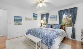 34 Finch Ln, North Kingstown, RI 02874