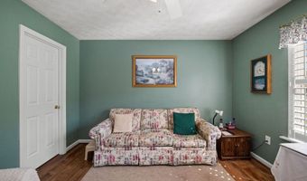 108 Lock Ln, Alum Creek, WV 25003