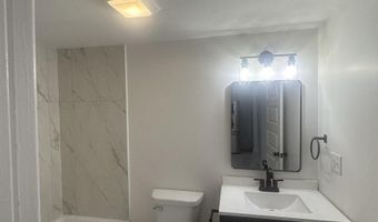 523 W South St, Bloomfield, IN 47424