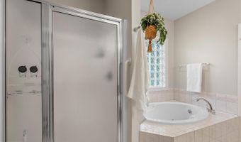 11 BURR HILL Dr, Berlin, MD 21811