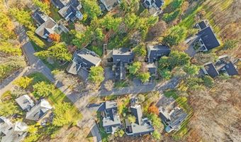 985 Goldenrod Trl, Aurora, OH 44202