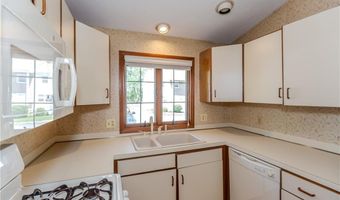 4 Scenery Ln, Johnston, RI 02919