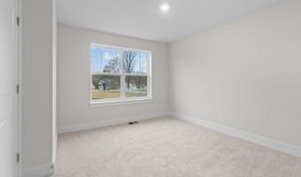 8281 Colling Manor Ct, Alexandria, VA 22308