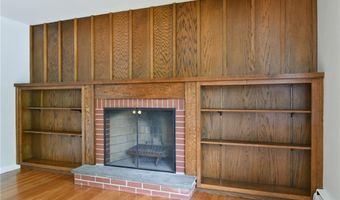 44 Cindy Ln, Warwick, RI 02886