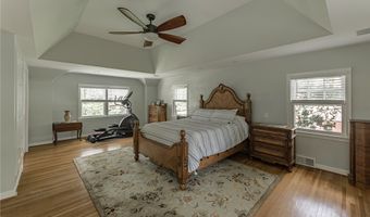 24 Huxley Dr, Amherst, NY 14226