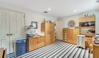 46 White Fall Ln, New Canaan, CT 06840