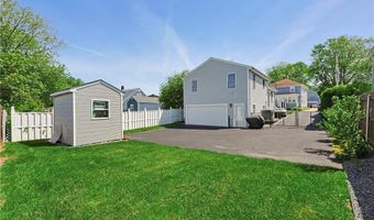 9 Doran Ave, Bristol, RI 02809
