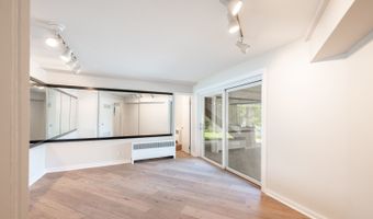 100 N Lake Shore Dr, Brookfield, CT 06804