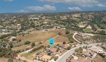 3863 Flowerwood Ln, Fallbrook, CA 92028