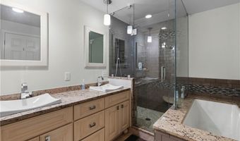 6 Varnum Ave, Bristol, RI 02809