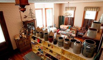 192 Clay St, Alderson, WV 24910