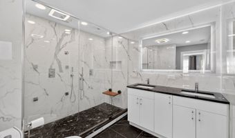 24 W Berkley Dr, Arlington Heights, IL 60004