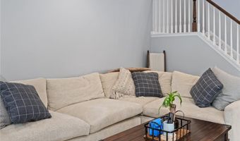 301 Redclover Ln, Allentown, PA 18104