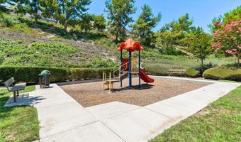 22 Rue Du Chateau, Aliso Viejo, CA 92656