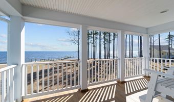 511 Neuse Village Rd # C5, Arapahoe, NC 28510