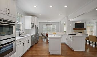 7989 Magnolia Sq, Atlanta, GA 30350