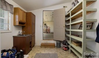 84 Sheets Farm Rd, Bakersville, NC 28705