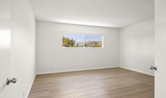 196 Mariposa Dr, Camarillo, CA 93012