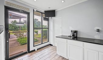 1058 HAUSMAN Rd, Allentown, PA 18104