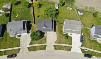 926 8th Ave NW, Altoona, IA 50009
