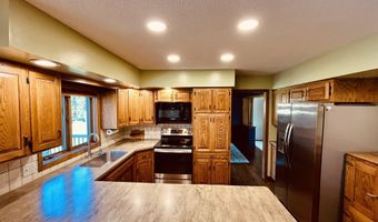 407 NE 17th Ave, Aberdeen, SD 57401