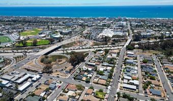 402-4 Santa Barbara St, Oceanside, CA 92058