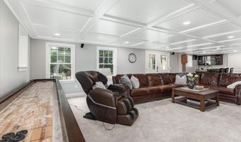 74 Settlers Ct, Bedford, NH 03110