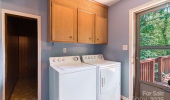 2011 E Barden Rd, Charlotte, NC 28226