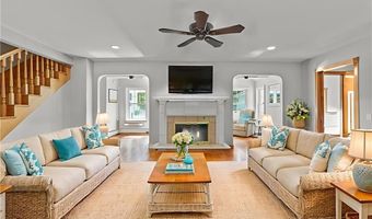 151 Old Jenckes Hill Rd, Lincoln, RI 02865