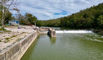 233 River Rd, Beattyville, KY 41311