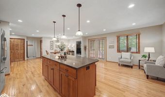 2349 Lake View Dr, Ames, IA 50010