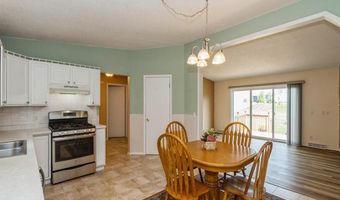206 Buckeye Ln, Riverside, IA 52327