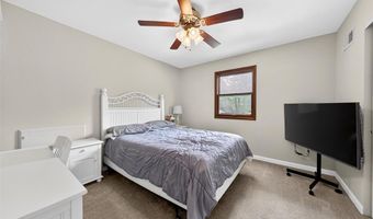 693 Rustic Valley Dr, Ballwin, MO 63021