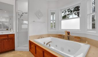 4 Hidden Lake Ct, Bluffton, SC 29910