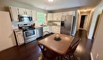 32 Albe Dr, Bennington, VT 05201