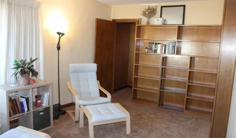 1802 10th Pl NE, Austin, MN 55912