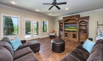 7325 Palm Beach Ave, Benton, AR 72019