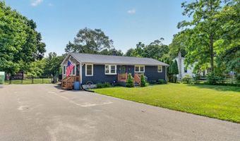 26 Algerine St, Berkley, MA 02779