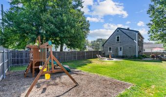 59 Belvedere Dr, Bristol, RI 02809