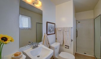 6904 EDWINA Ave NE, Albuquerque, NM 87110