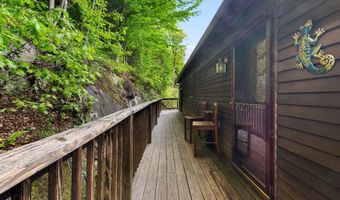 25-27 Gingko Ln, Brattleboro, VT 05301