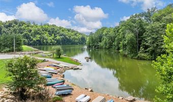 208 Berg Crossing Dr, Augusta, MO 63332