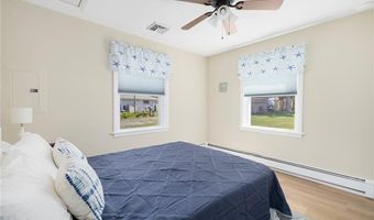 106 N River Dr, Narragansett, RI 02882