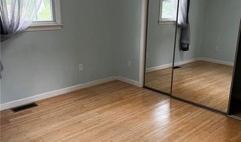 1 Edgewood Ave, Hopkinton, RI 02804