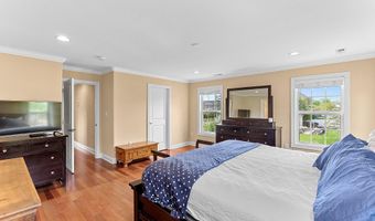 6932 ALPINE Dr, Annandale, VA 22003