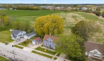 1215 NAVARINO St, Algoma, WI 54201